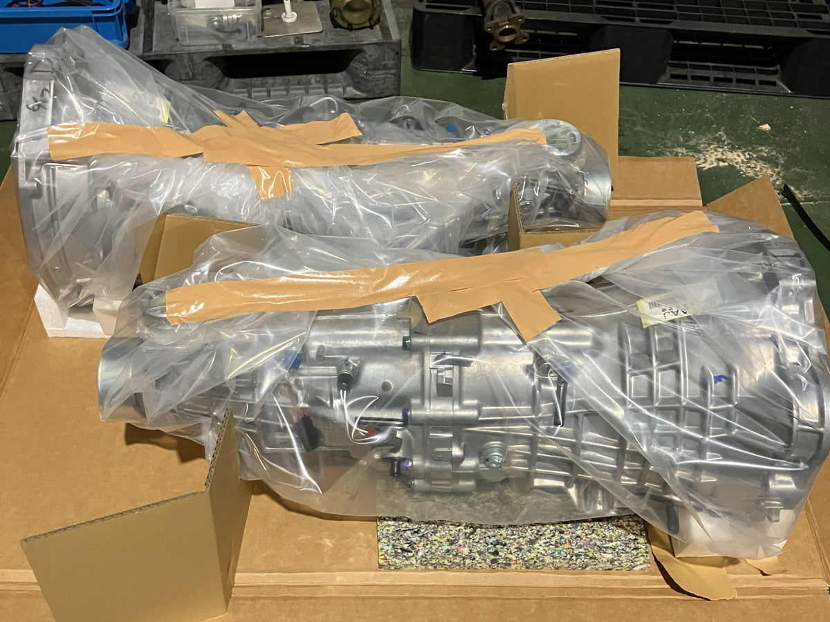 Nissan Skyline Bigbox Manual Gearbox - RB25DET (32010-AA520) SEA FREIGHT) Engine